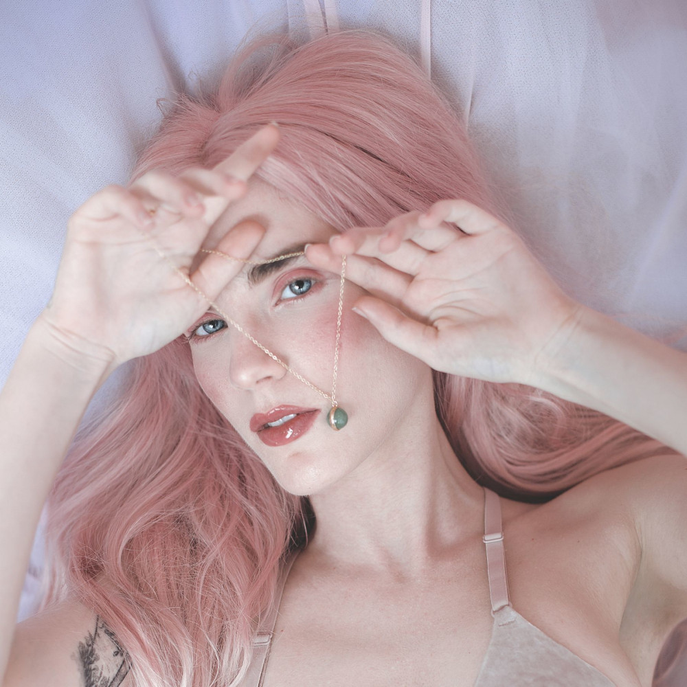 Подарочные наборы - Набор Bijoux Indiscrets HOROSCOPE - Cancer (Рак) вибратор на палец, гель для клитора, подвеска 12