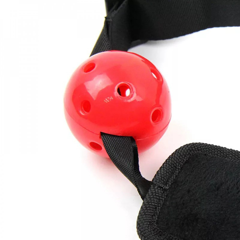 БДСМ игрушки - Набор из кляпа с красным шариком и наручников Roоmfun Ball Gag and Wrist Restraint Set, черный 4