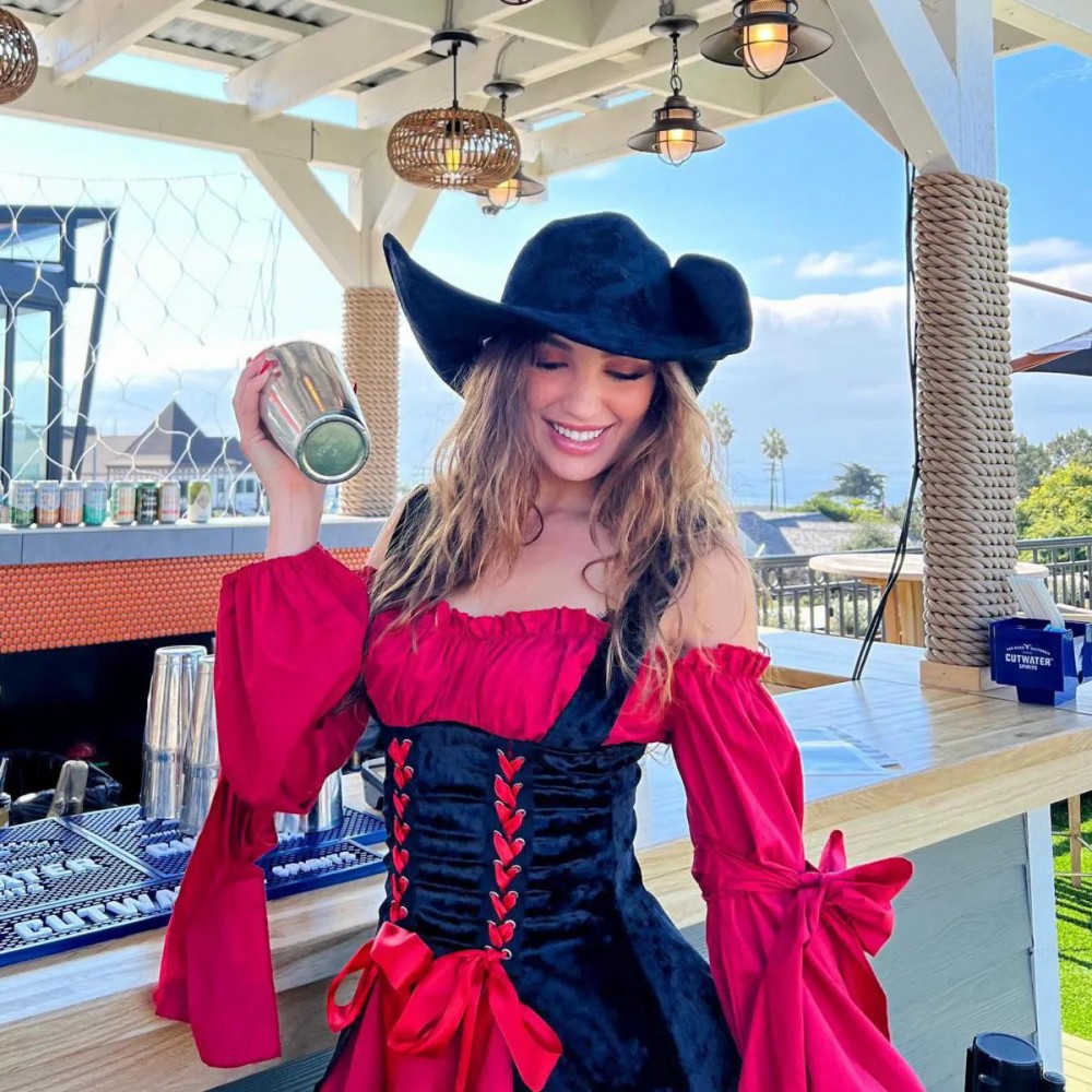 Эротические костюмы - Костюм сексуальной пиратки Leg Avenue Vixen Pirate Wench, 1 предмет, размер L 2