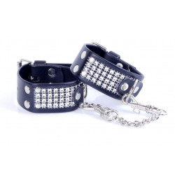 Наручники из искуственной кожи с кристаллами Fetish Boss Series - Handcuffs with cristals Silver, BS3300094