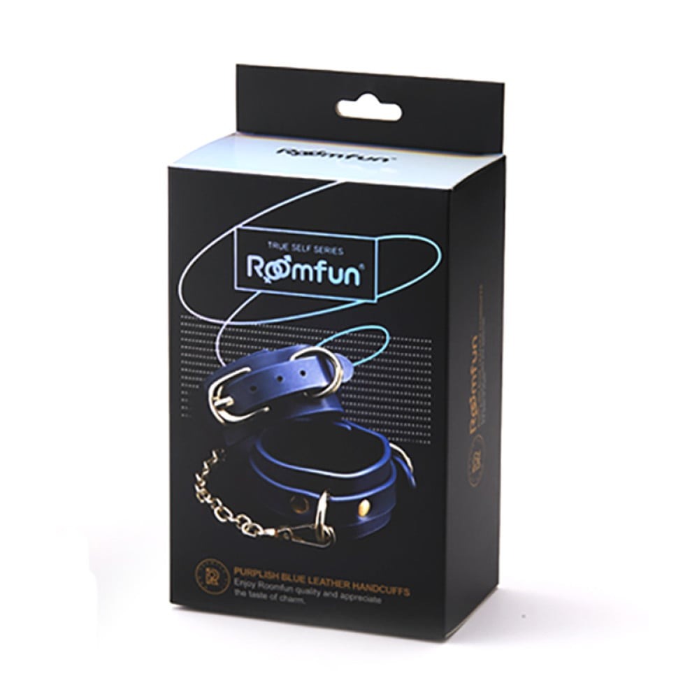 БДСМ игрушки - Наручники из экокожи синие Roоmfun Handcuff с золотистой фурнитурой 2