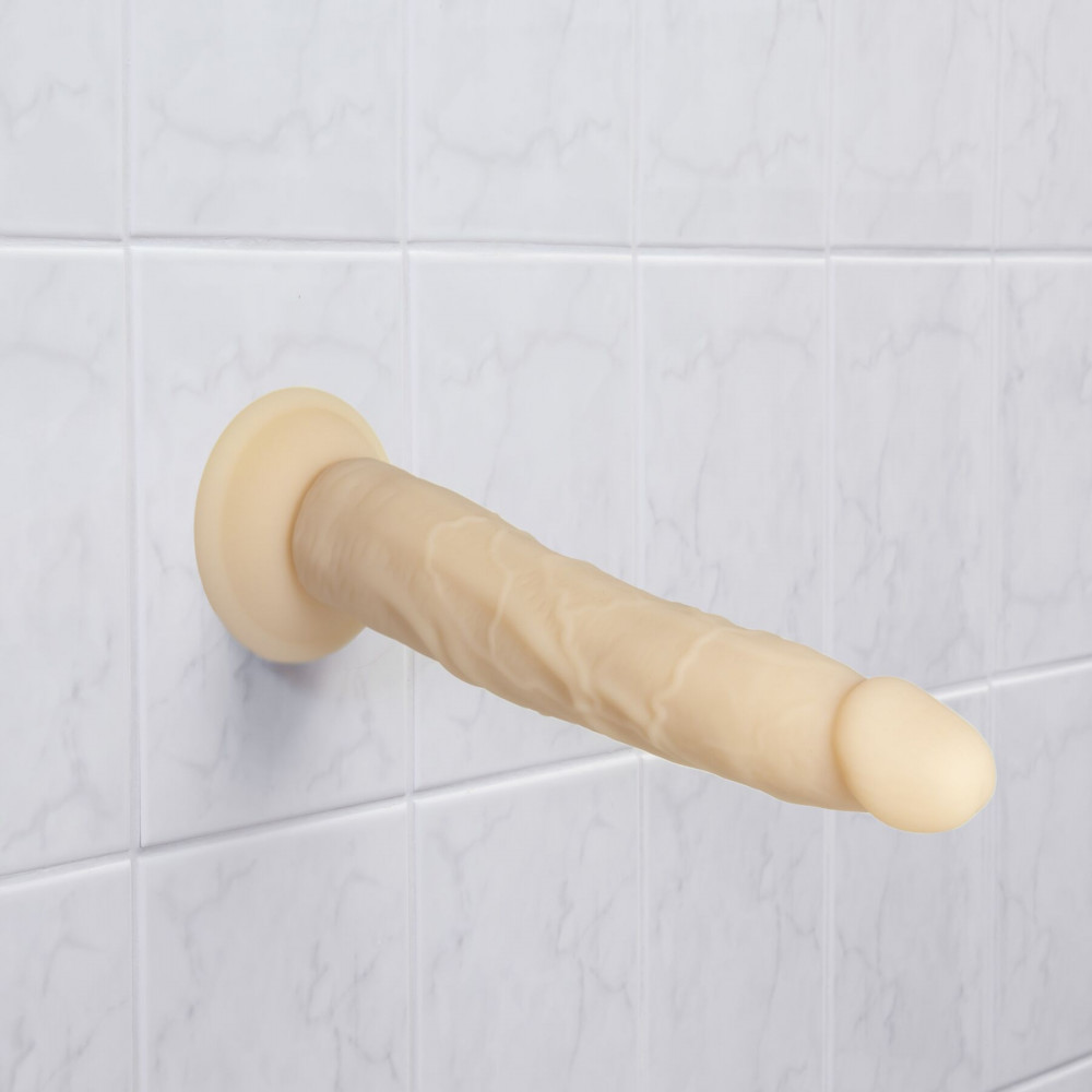 Фаллоимитаторы на присоске, двойные - Фаллоимитатор Naked Addiction — 9″ Silicone Dual Density Bendable Dildo Vanilla, вибропуля в подарок 6