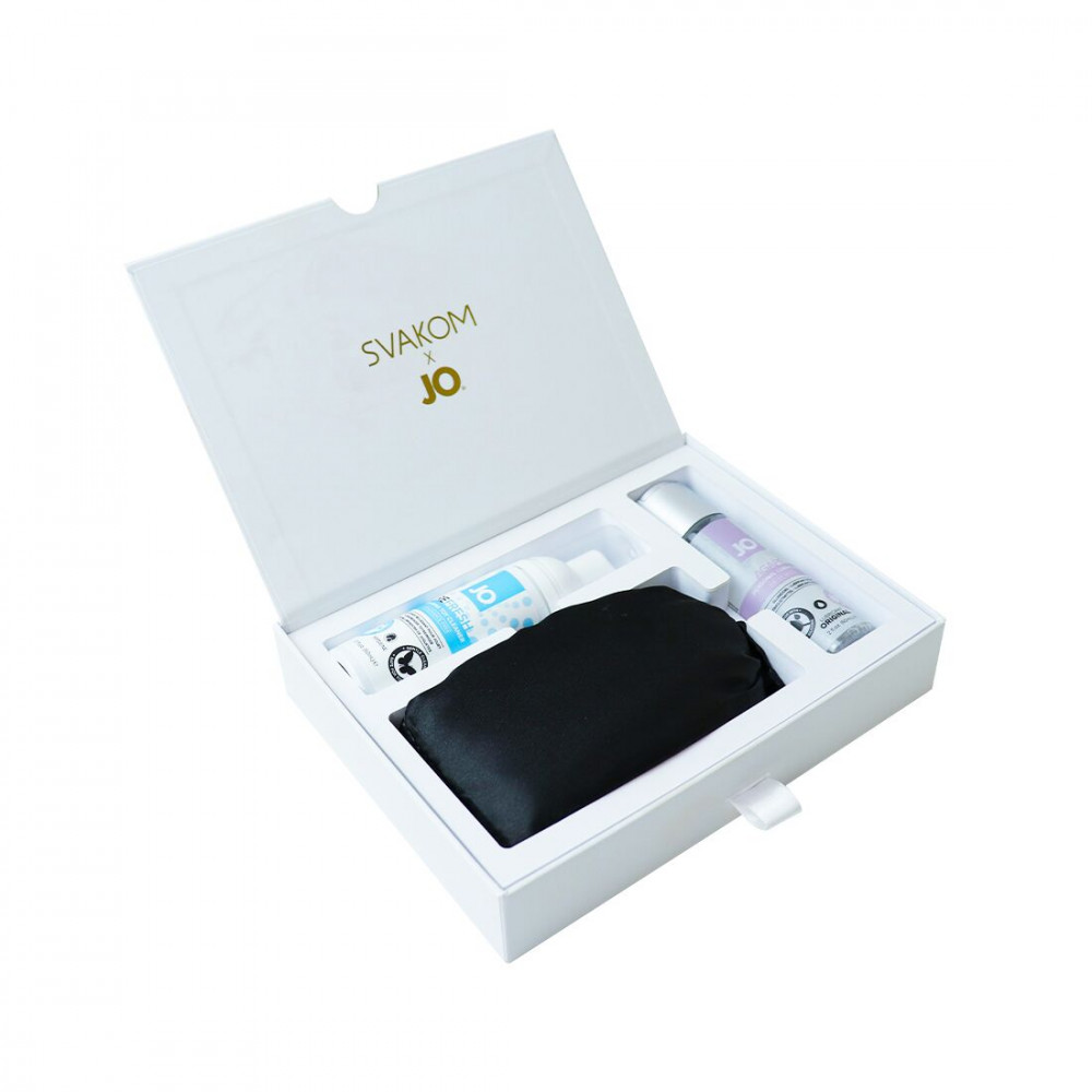 Подарочные наборы - Подарочный набор Svakom Anniversary Box: вакуумный стимулятор, ленты, маска, лубрикант, спрей 4