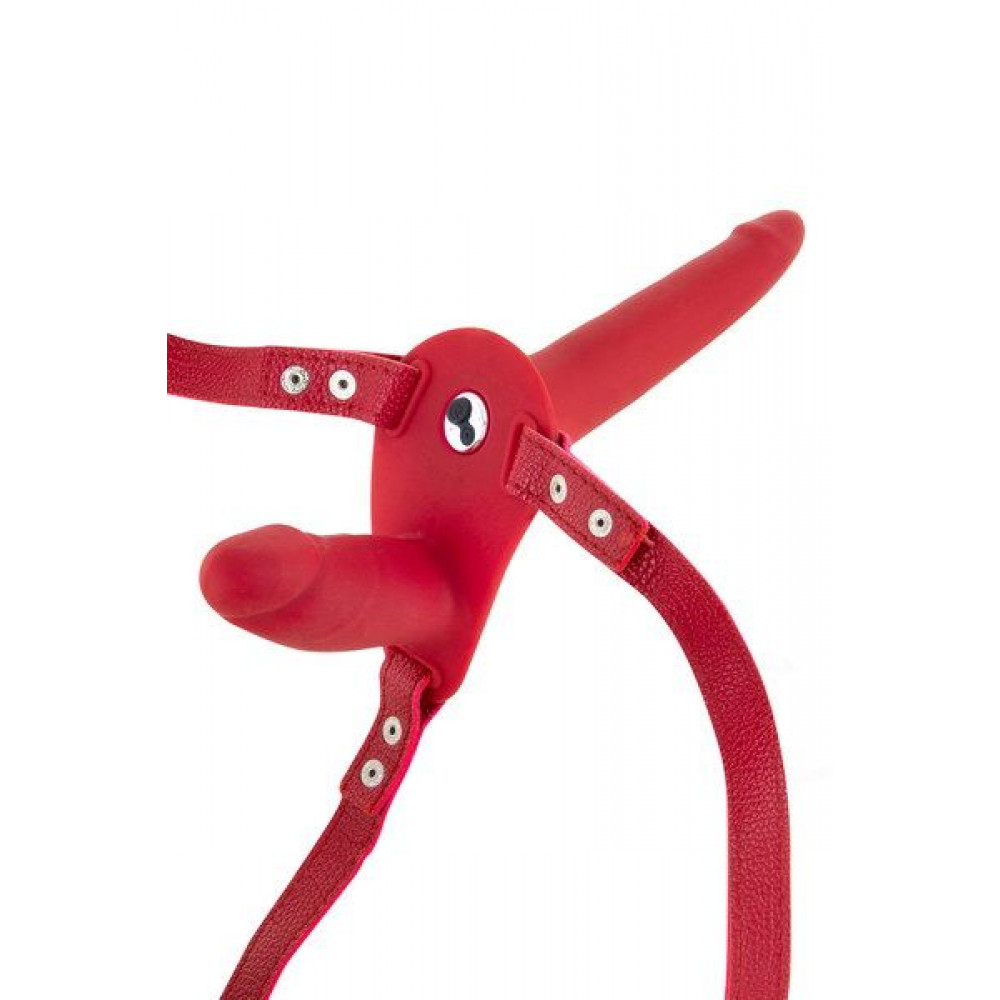 Фаллопротезы   - Двойной страпон с вибрацией Fetish Tentation Vibrating Strap-On with Double Dildo Red 2